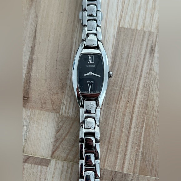 Seiko Solar Ladies Watch Stainless Bracelet Rectangular Black Dial - Picture 3 of 14